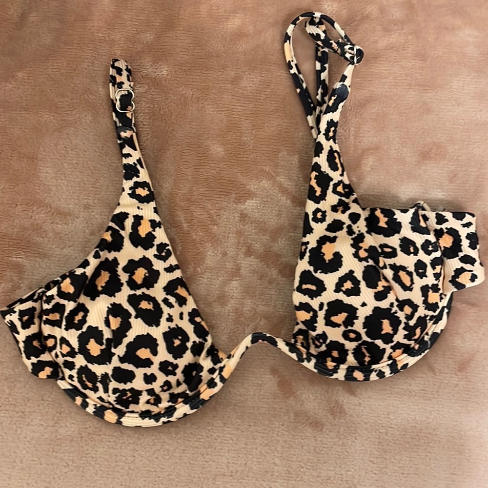 Cheetah Print Swoop Bikini Top